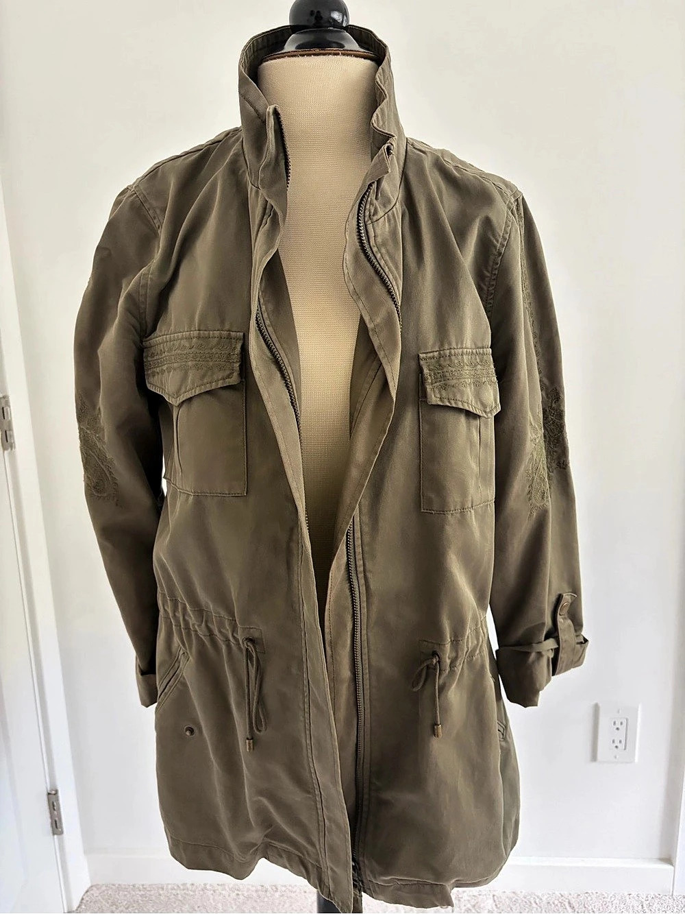 Joie Embroidered Utility Jacket in Army Green Size Medium